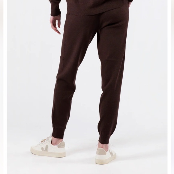 Lyla & Luxe | Clover Jogger Pant - Picture 2 of 6